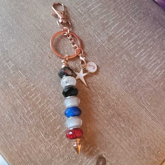 Beaded Handcrafted Initial "J" Keychain with charms - Picture 4 of 4